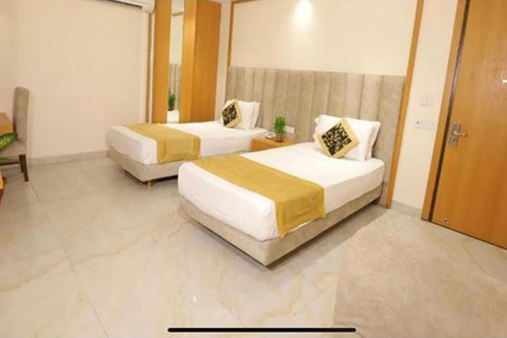 Room 14 of 19