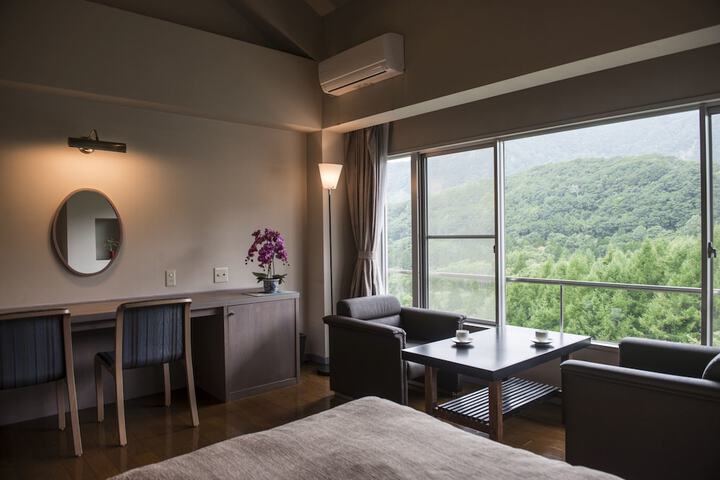 Room 14 of 61