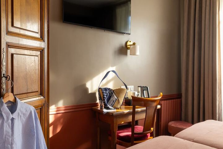 Room 16 of 45