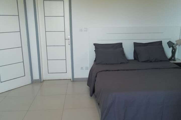 Room 6 of 44