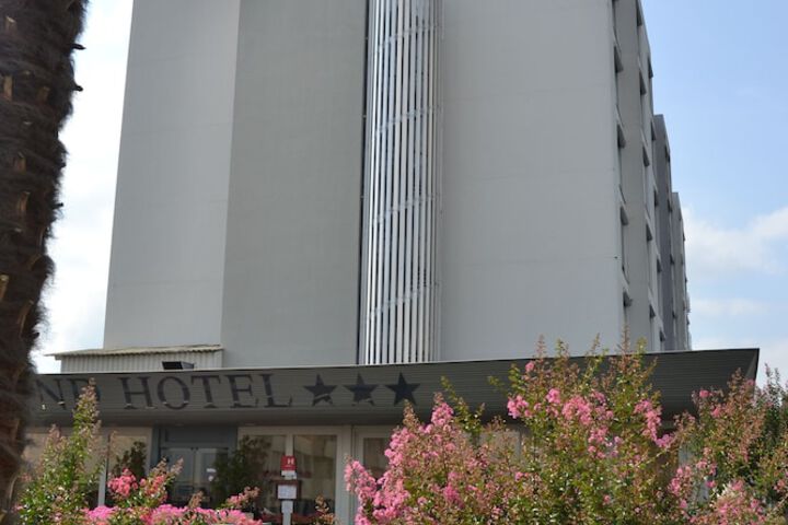 Hotel 18 of 19