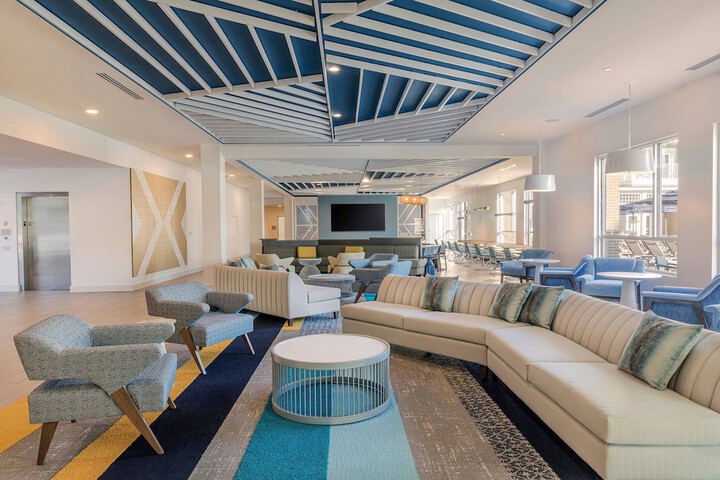 Lobby lounge