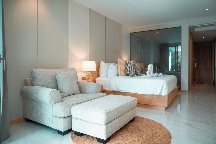 Room 37 of 165
