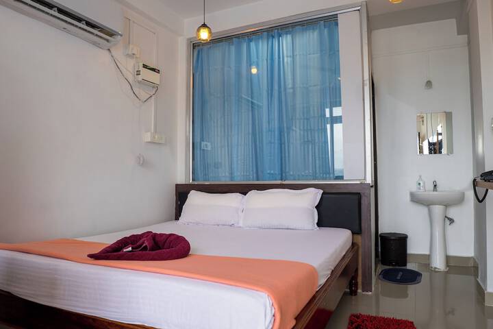 Room 25 of 86