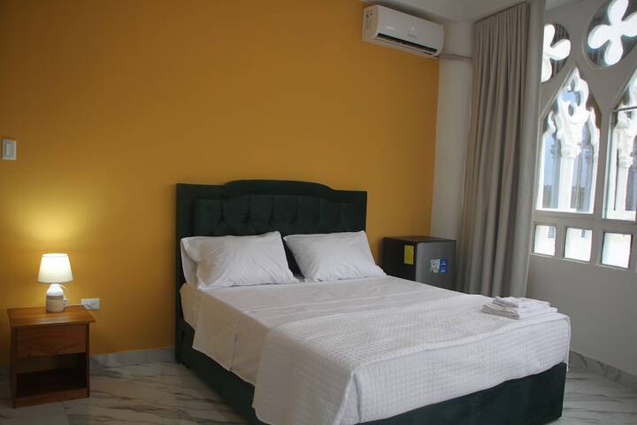 Room 32 of 74