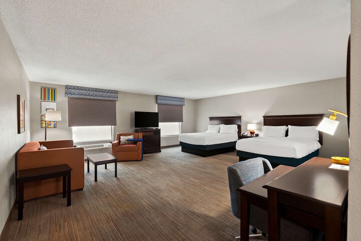 Room 6 of 9