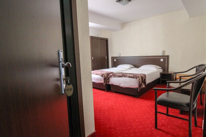 Room 7 of 46