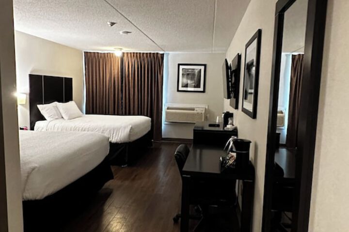 2 Queen Beds (22 of 31)