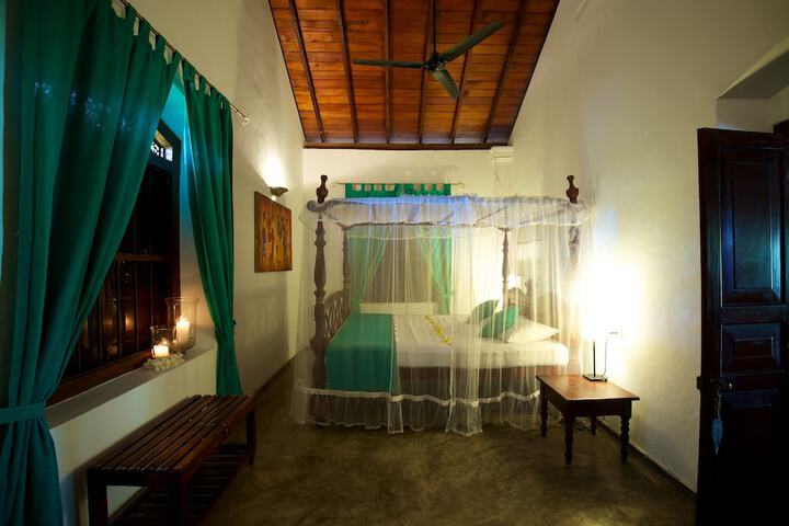 Room 5 of 48