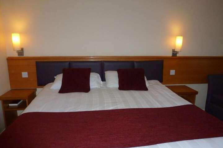 Room 6 of 74