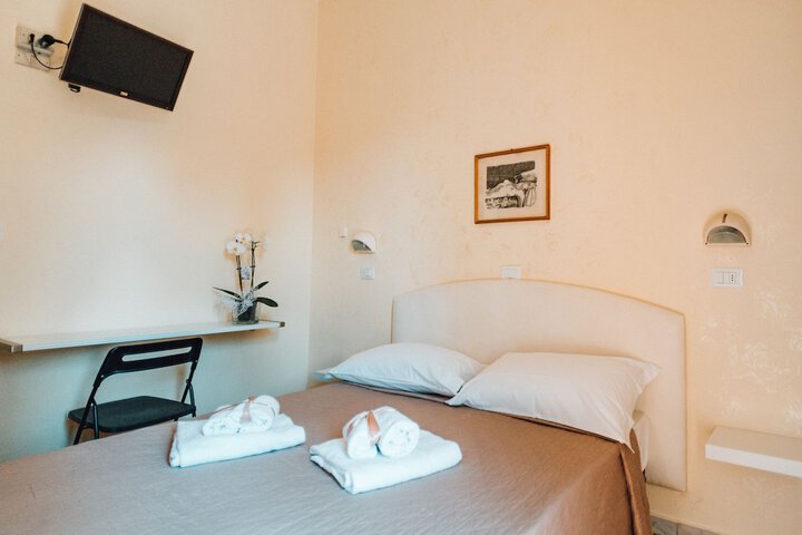 Room 6 of 21