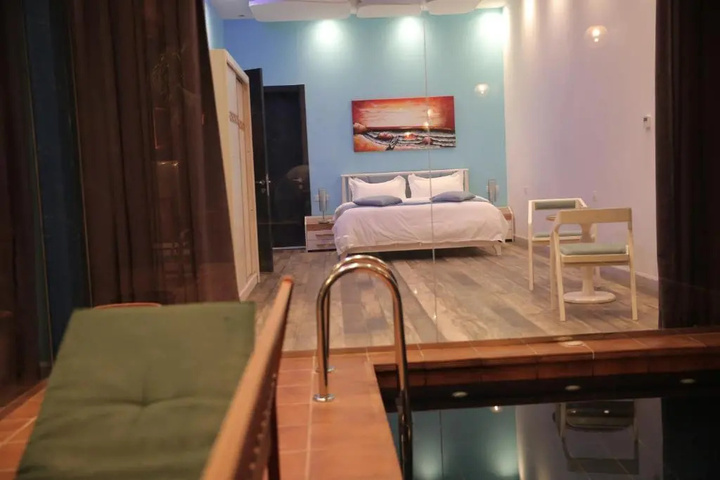 Room 4 of 31