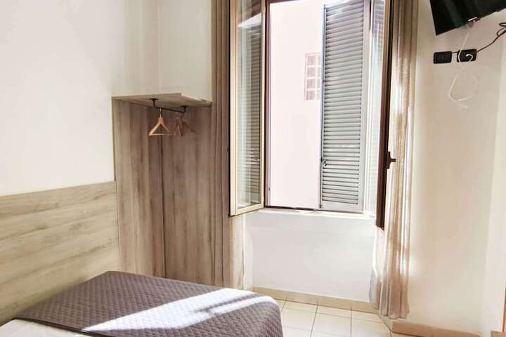 Room 6 of 23