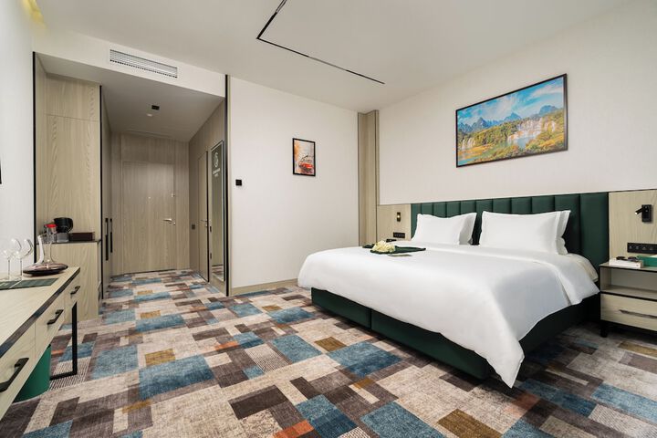 Room 5 of 52