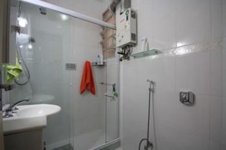 Room 4 of 24