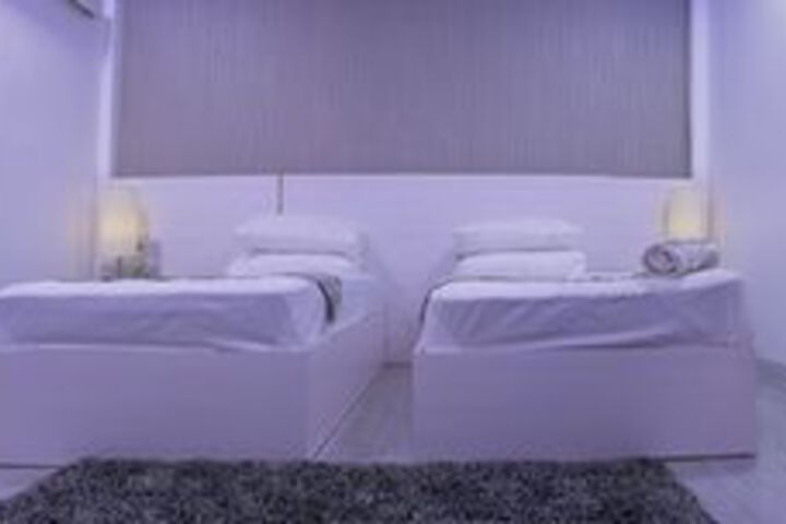 Room 22 of 38