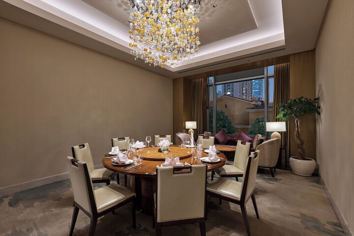 Dining 70 of 103