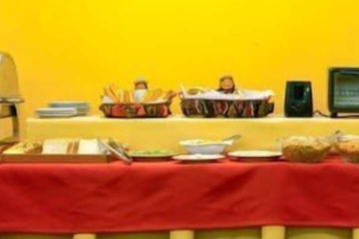Dining 32 of 48