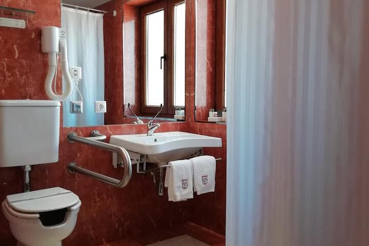 Room 14 of 51