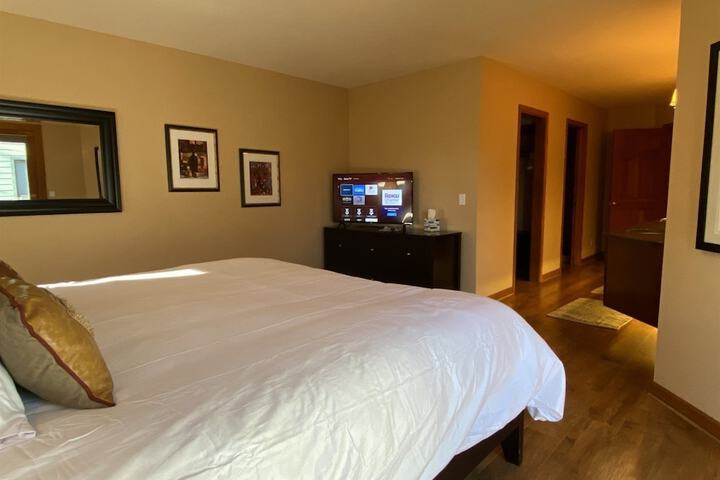 Room 6 of 28