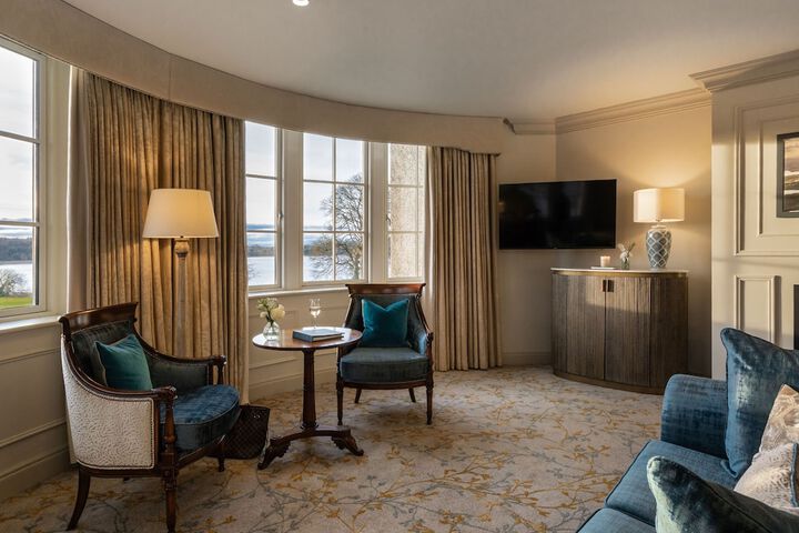 Room 28 of 102