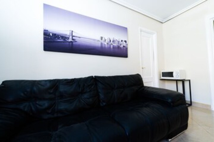 Room 5 of 11