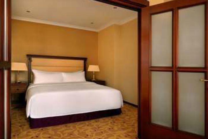 Room 41 of 90