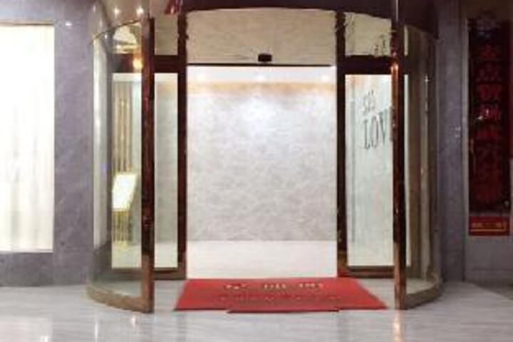 Wuxue 520 Theme Hotel
