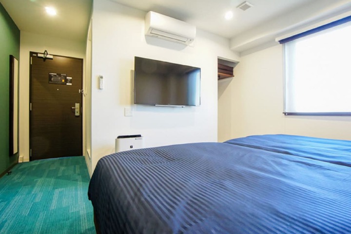 Room 7 of 25