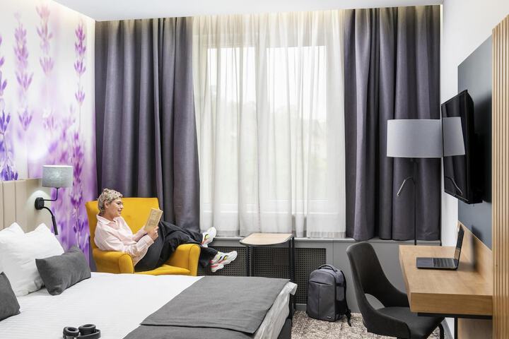 Room 16 of 125