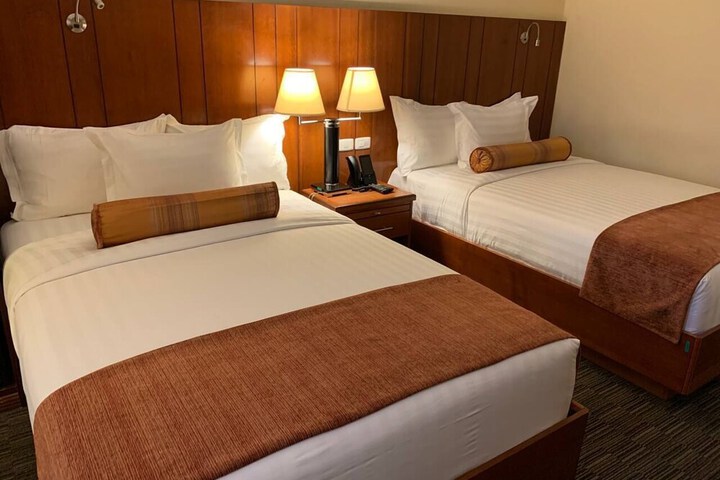 Room 51 of 168