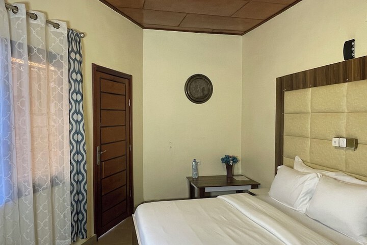 Room 73 of 124