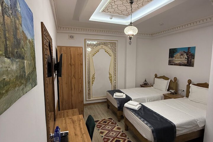 Room 16 of 64