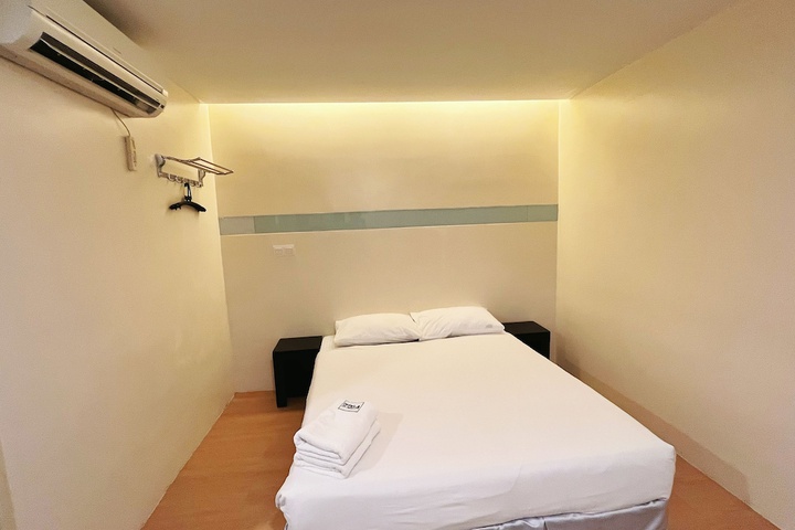 Room 44 of 82