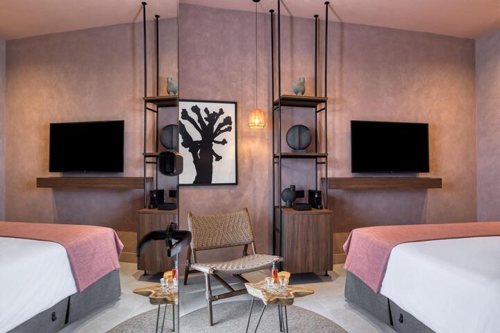 Room 27 of 265