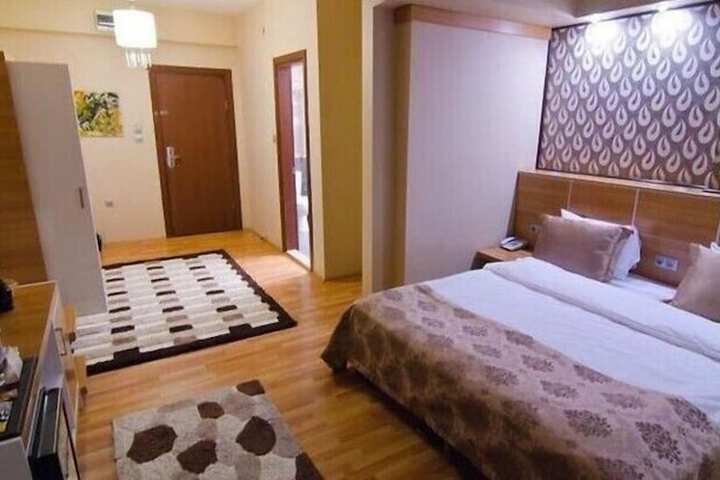 Room 5 of 14