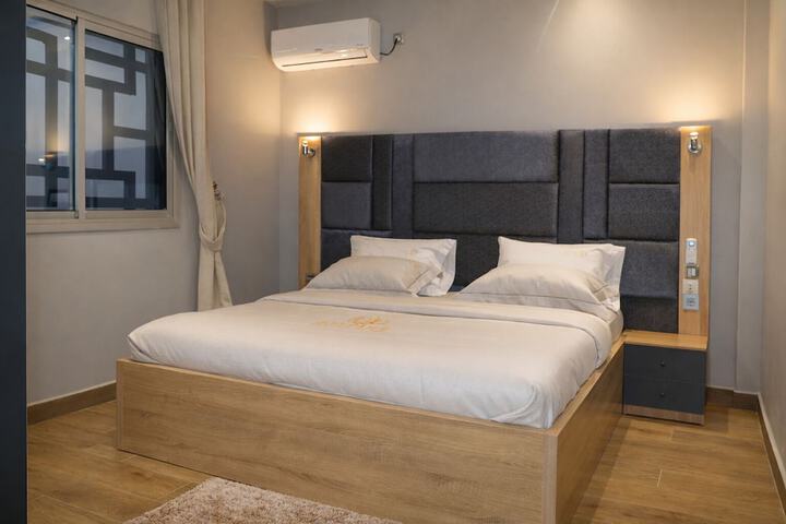 Room 32 of 170
