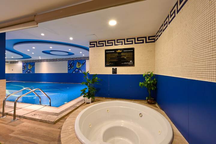 Pool 45 of 68