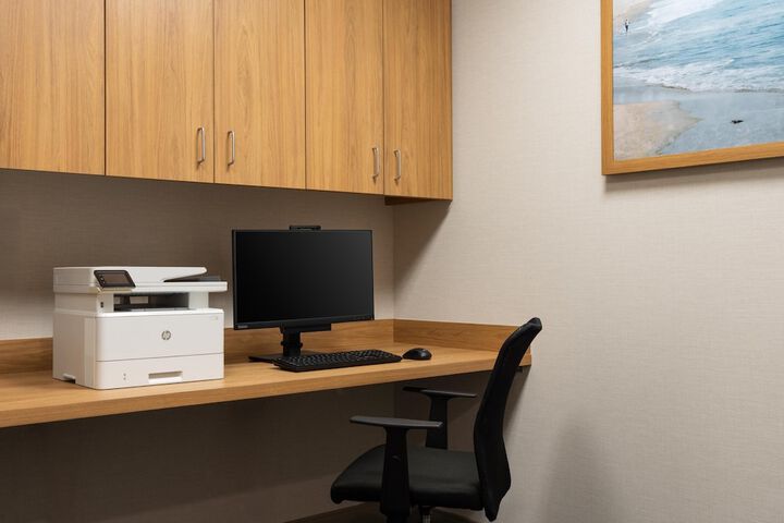 Business Center 40 of 42