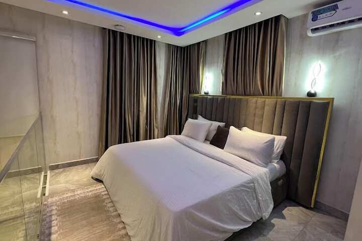 Room 15 of 80