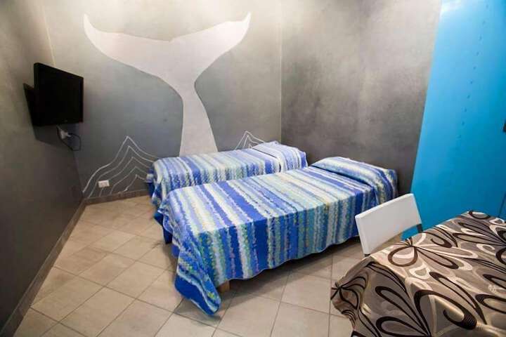 Room 1 of 6