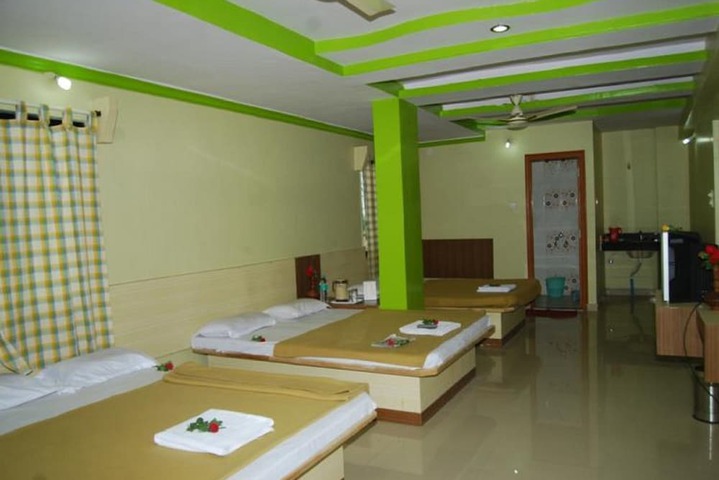Room 12 of 30