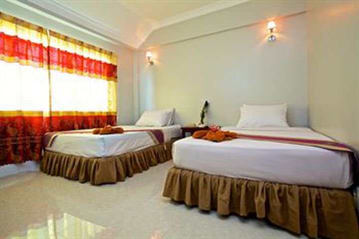 Room 17 of 38
