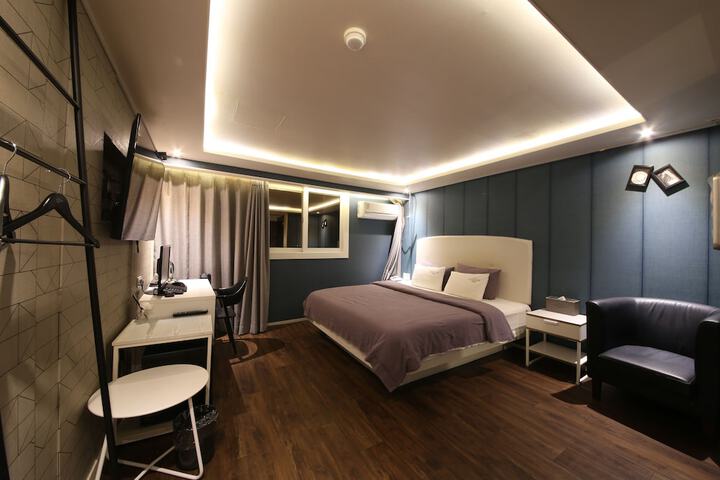 Room 7 of 45