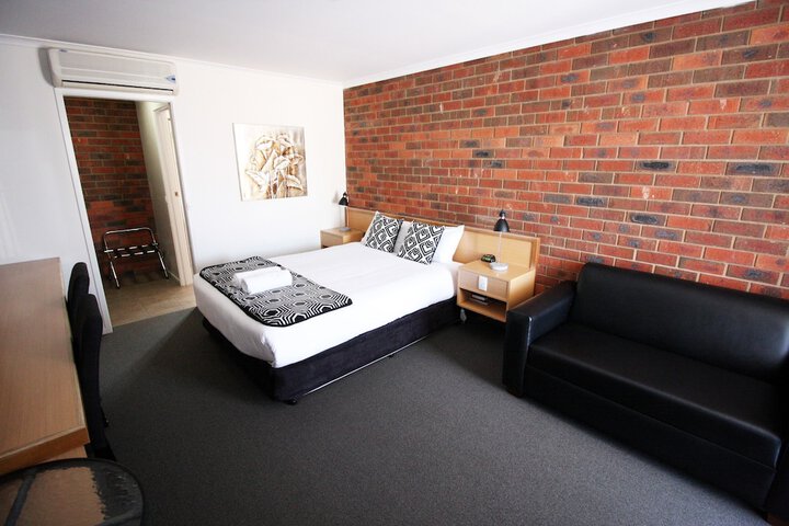 Room 6 of 47