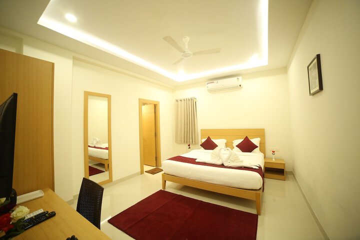 Room 13 of 32