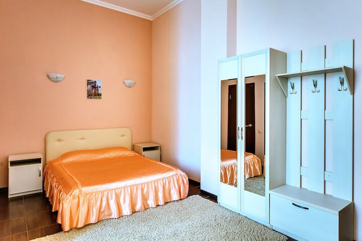 Room 25 of 43