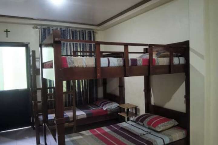 Room 8 of 34