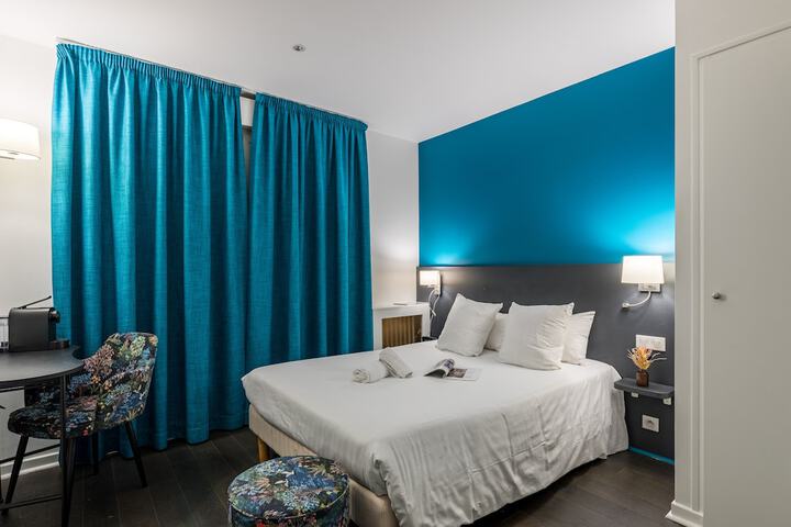 Room 4 of 33