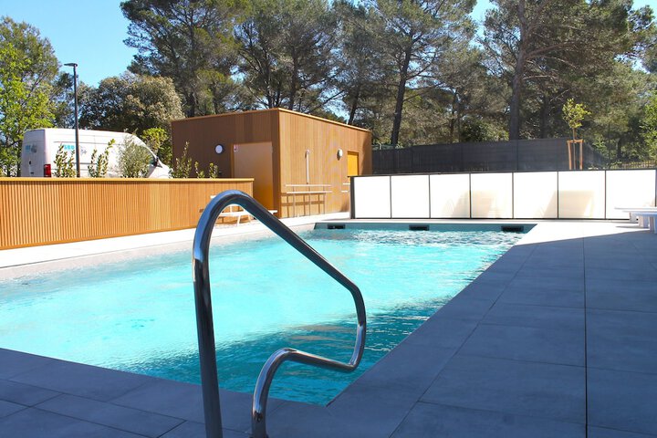 Pool 24 of 30